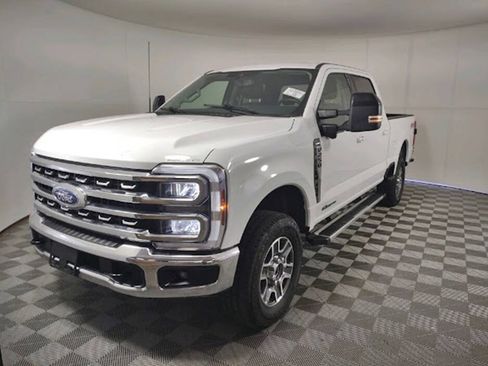 Used 2025 Ford F250 Lariat w/ FX4 Off-Road Package AWD/4WD image 5