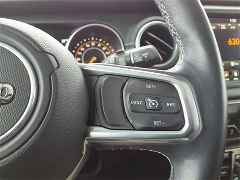 Used 2018 Jeep Wrangler Unlimited Sahara w/ Uconnect 4C Nav & Sound Group image 16