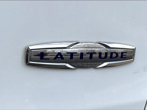 Used 2014 Jeep Cherokee Latitude w/ Cold Weather Group image 24