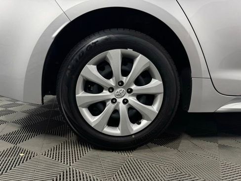 Used 2025 Toyota Corolla LE image 11