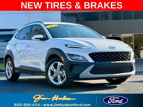 Used 2023 Hyundai Kona SEL image 1
