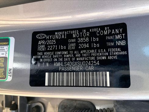 Used 2025 Hyundai Elantra SEL FWD image 30