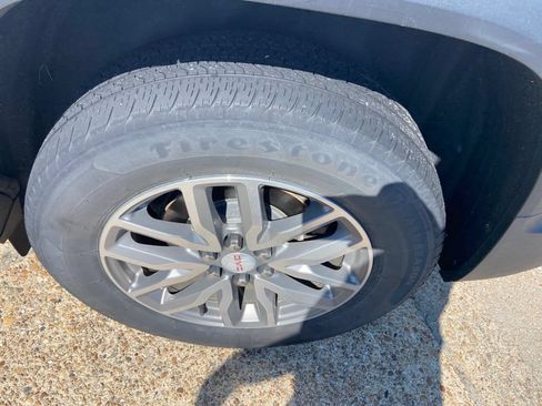 Used 2017 GMC Acadia SLE FWD image 29