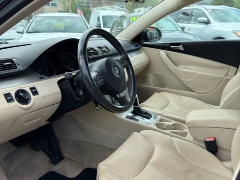 Used 2010 Volkswagen Passat Komfort image 2