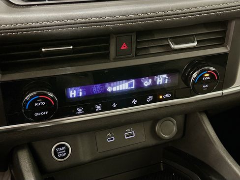 Used 2023 Nissan Rogue SV image 23