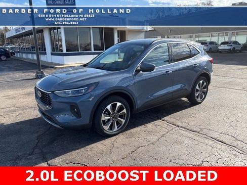 Used 2024 Ford Escape Platinum image 1