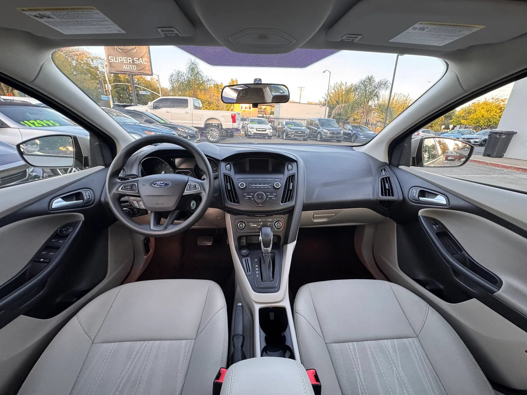 Used 2018 Ford Focus SE FWD image 18