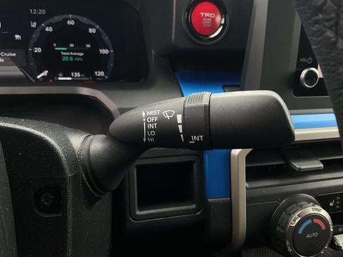 Used 2025 Toyota Tacoma TRD Off-Road AWD/4WD image 36
