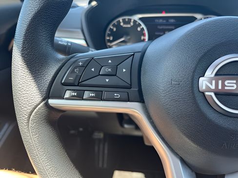 Used 2025 Nissan Altima 2.5 SV FWD image 18