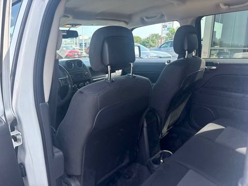 Used 2014 Jeep Patriot Latitude AWD/4WD image 29
