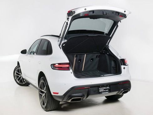 Certified 2026 Porsche Macan AWD/4WD image 33