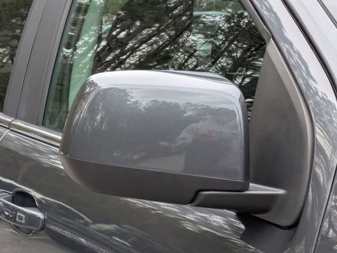 Used 2016 Chevrolet Colorado LT w/ LT Convenience Package image 11