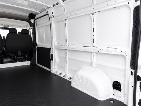 Used 2025 RAM ProMaster 2500 w/ Convenience Group FWD image 13