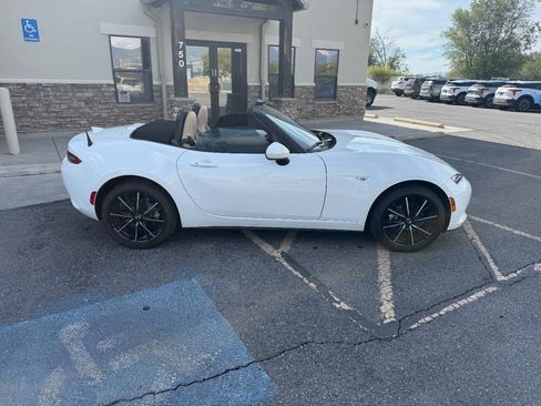 Used 2025 MAZDA MX-5 Miata Grand Touring w/ Weather Package RWD image 9