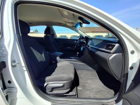 Used 2019 Kia Optima LX FWD image 40