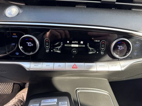 Used 2025 Genesis GV70 2.5T image 20