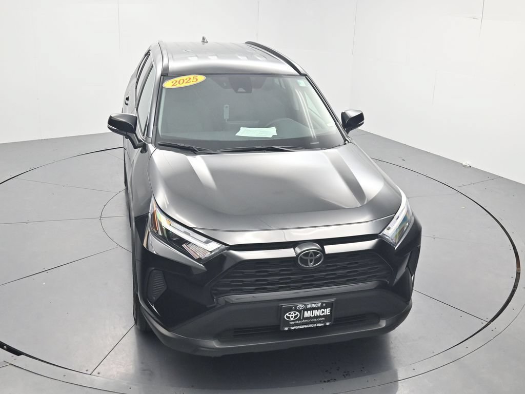 Used 2025 Toyota RAV4 XLE AWD/4WD image 49