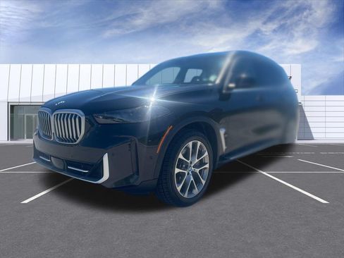 Used 2024 BMW X5 xDrive50e AWD/4WD image 4