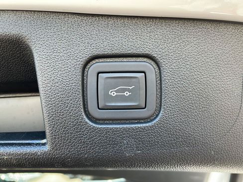 Used 2024 Chevrolet Blazer EV LT AWD/4WD image 30