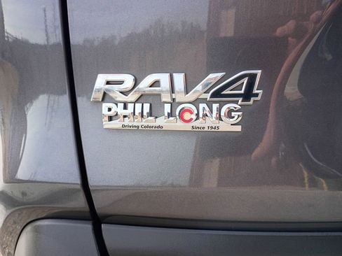 Used 2021 Toyota RAV4 Limited image 11