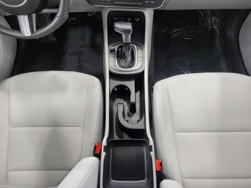 Used 2025 Hyundai Kona SEL FWD image 17