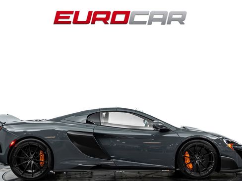 Used 2016 McLaren 675LT Spider RWD image 8