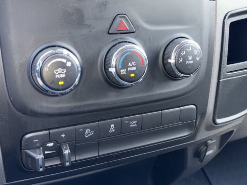 Used 2018 RAM 2500 Tradesman w/ Chrome Appearance Group AWD/4WD image 14