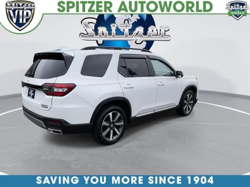 Used 2025 Honda Pilot Touring image 9
