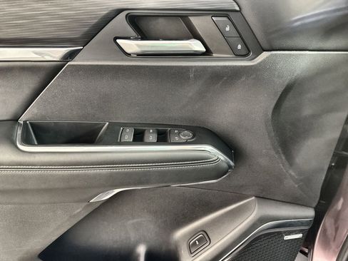 Used 2024 GMC Acadia Elevation image 15