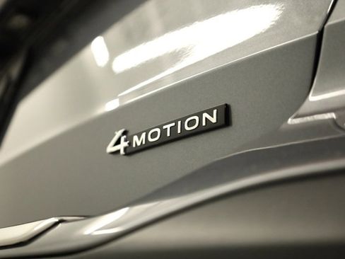 Certified 2024 Volkswagen Taos SEL image 39