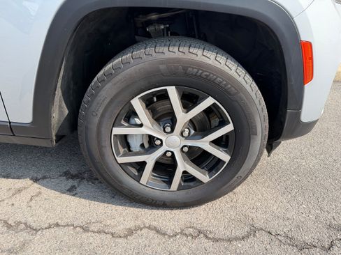 Used 2024 Jeep Grand Cherokee Limited w/ Trailer Tow Package image 3