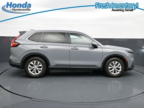 Used 2025 Honda CR-V LX image 11