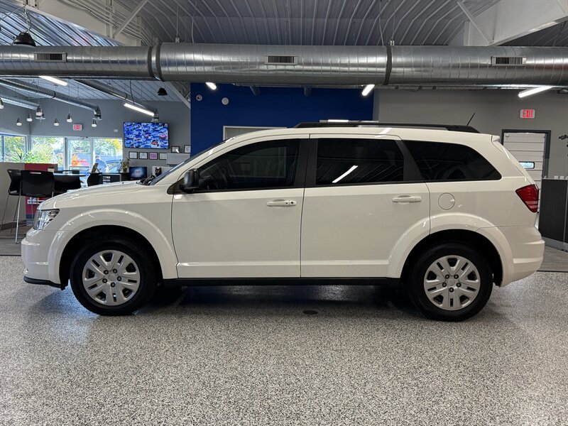 Used 2018 Dodge Journey SE FWD image 4