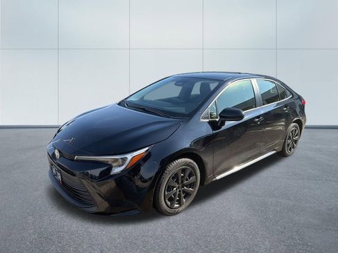 Used 2024 Toyota Corolla LE image 5
