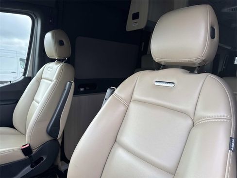Used 2022 Mercedes-Benz Sprinter 3500 image 17