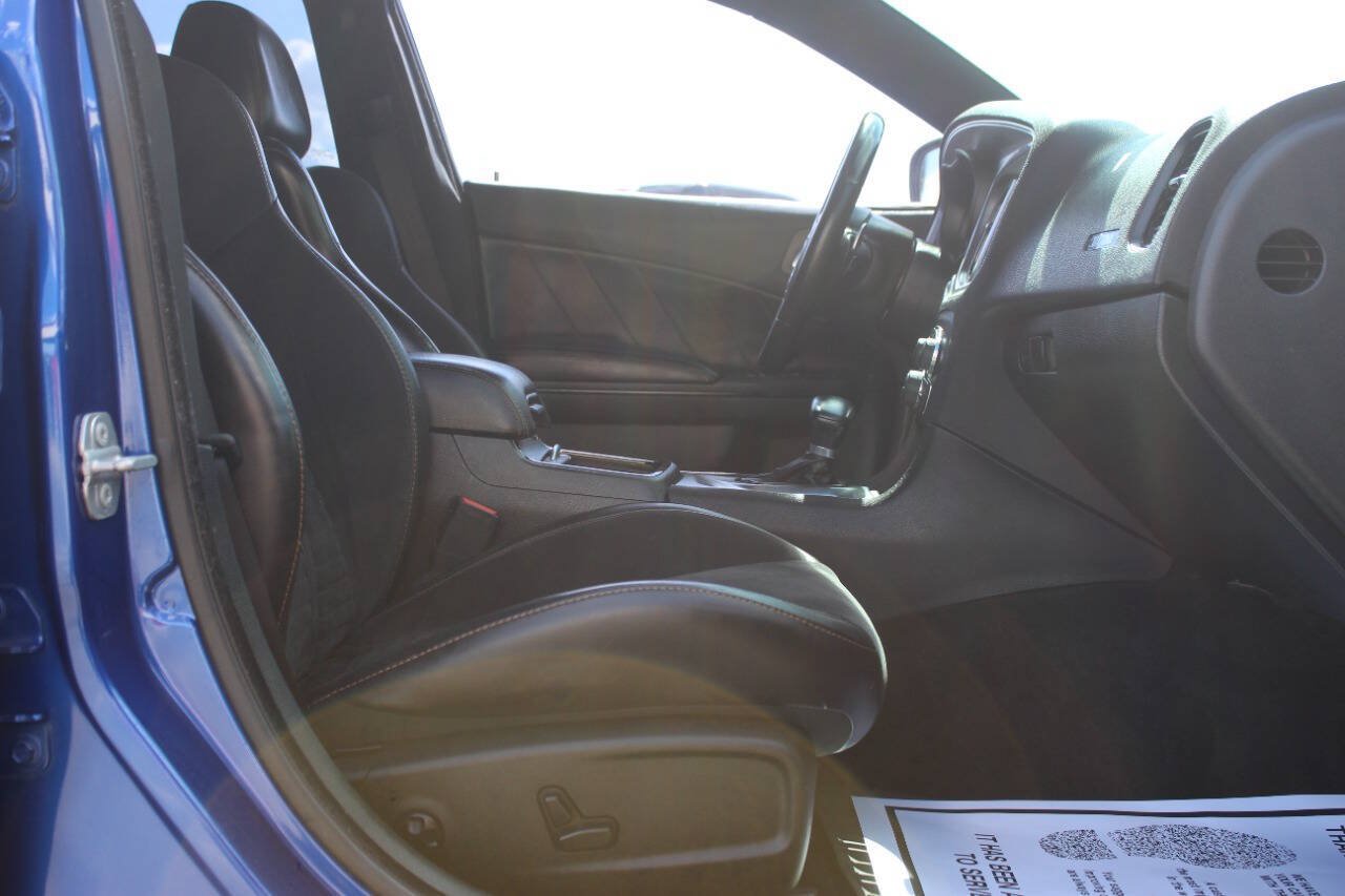 Used 2018 Dodge Charger R/T RWD image 9