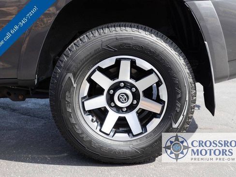 Used 2017 Toyota 4Runner SR5 Premium image 10