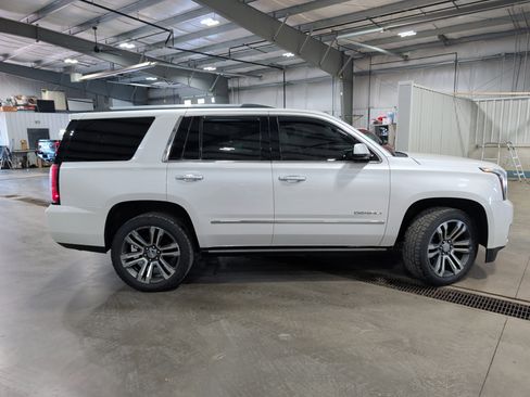 Used 2018 GMC Yukon Denali w/ Denali Ultimate Package AWD/4WD image 2