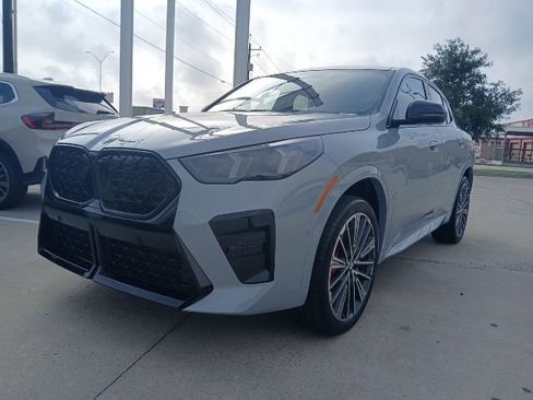 New 2026 BMW X2 xDrive28i AWD/4WD image 3