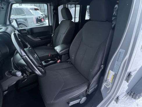 Used 2018 Jeep Wrangler Unlimited Sport S AWD/4WD image 11