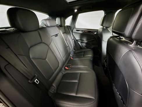 Certified 2023 Porsche Macan AWD/4WD image 26
