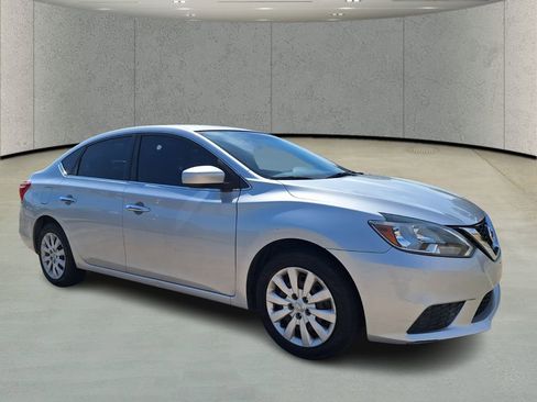 Used 2017 Nissan Sentra SV image 3