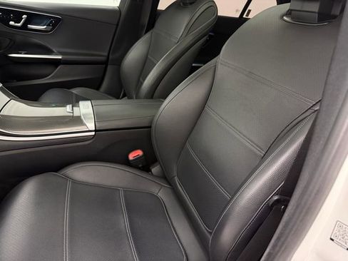 Used 2024 Mercedes-Benz C 300 Sedan image 25