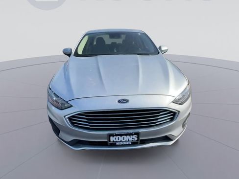Used 2019 Ford Fusion SE FWD image 4