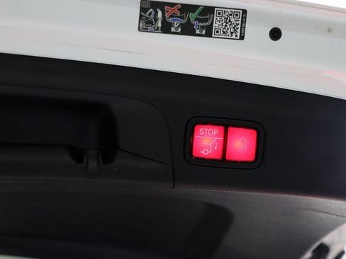 Used 2024 Mercedes-Benz GLE 350 4MATIC w/ Driver Assistance Package image 33