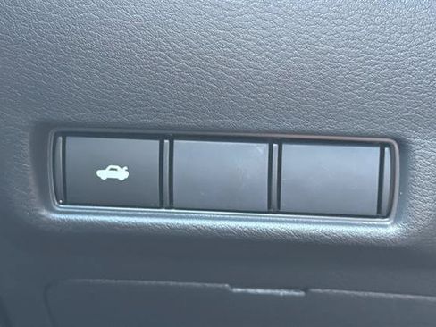 New 2027 Nissan Sentra SR w/ Floor Mat Package FWD image 28