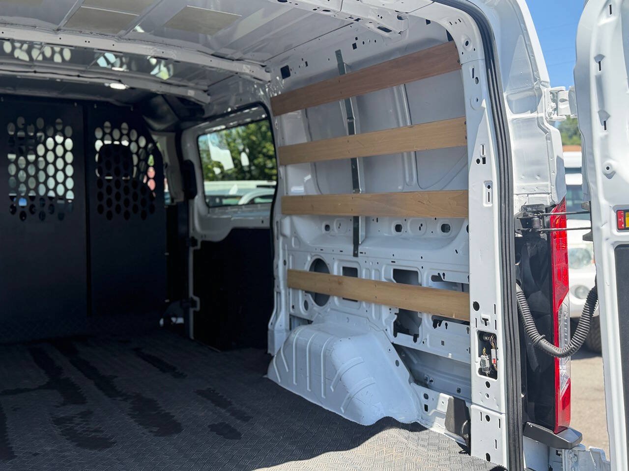 Used 2025 Ford Transit 250 Low Roof w/ Exterior Upgrade Package RWD image 86