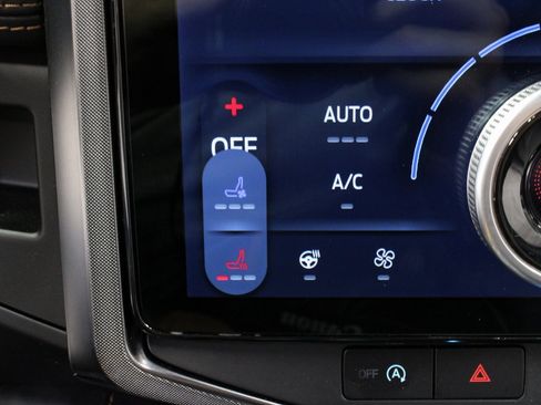 Used 2024 Ford Expedition Platinum image 26