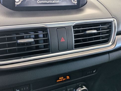 Used 2017 MAZDA MAZDA3 Grand Touring image 21