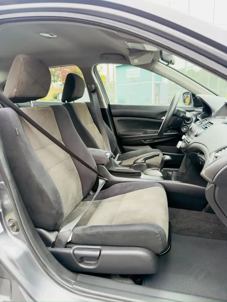 Used 2010 Honda Accord LX image 11